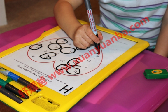 《十大主题思维训练英文练习册》 适合2-7岁孩子帮娃打造最强大脑 PDF 百度云网盘下载